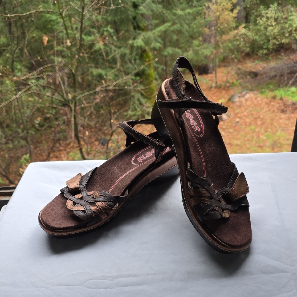 Klogs  Strappy Sandals Size 8 M